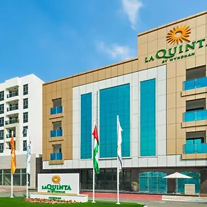Отель La Quinta By Wyndham Jumeirah, Дубай